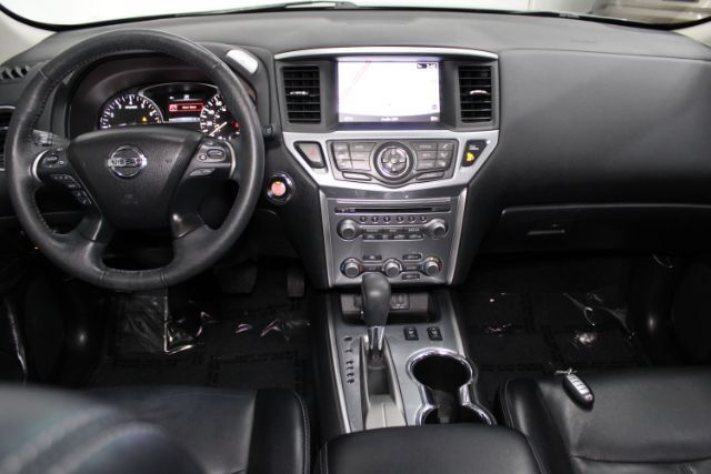 2018 Nissan Pathfinder SL