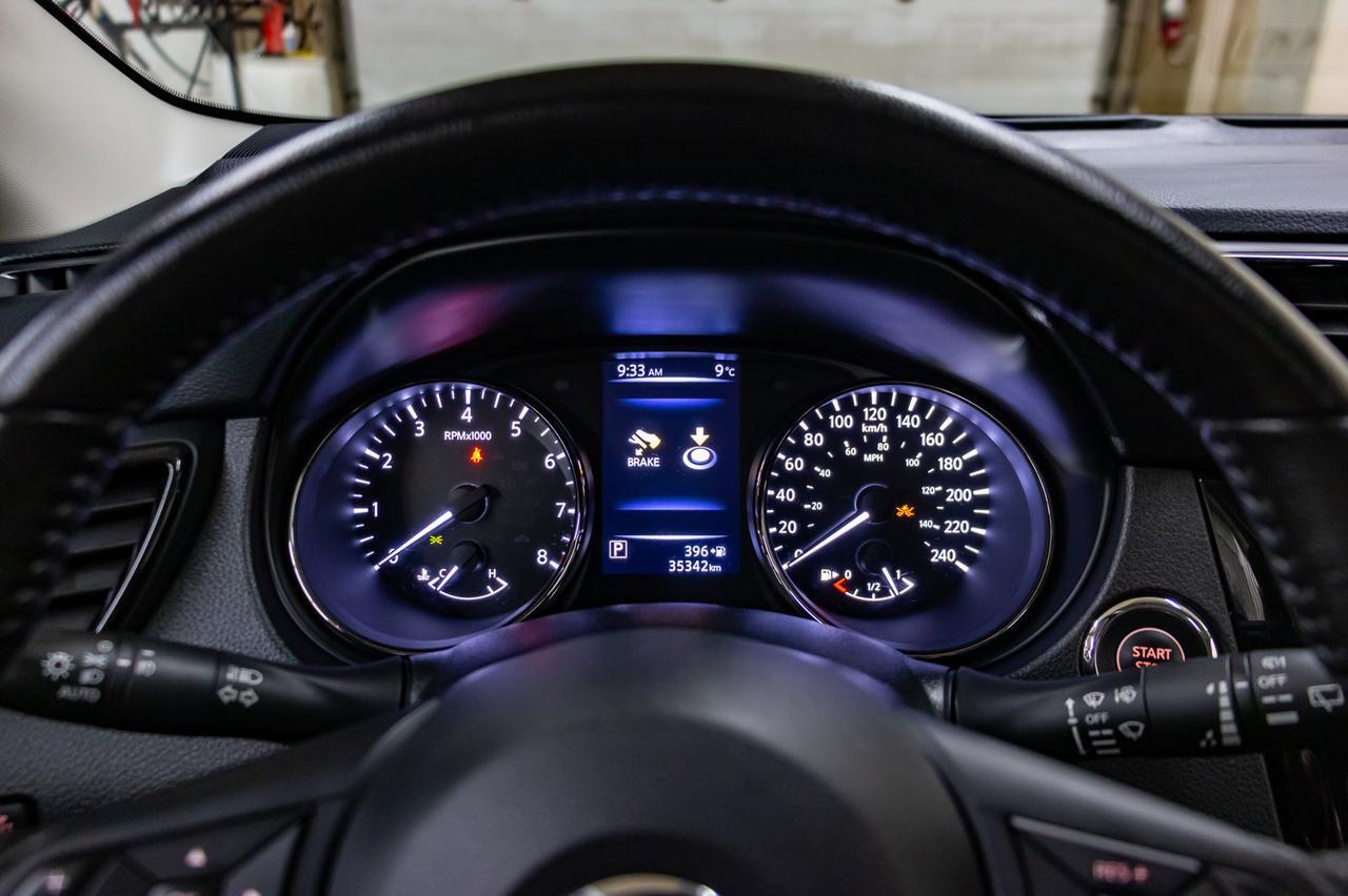 2018 Nissan Qashqai AWD SL Leather Roof Nav Red Deer AB