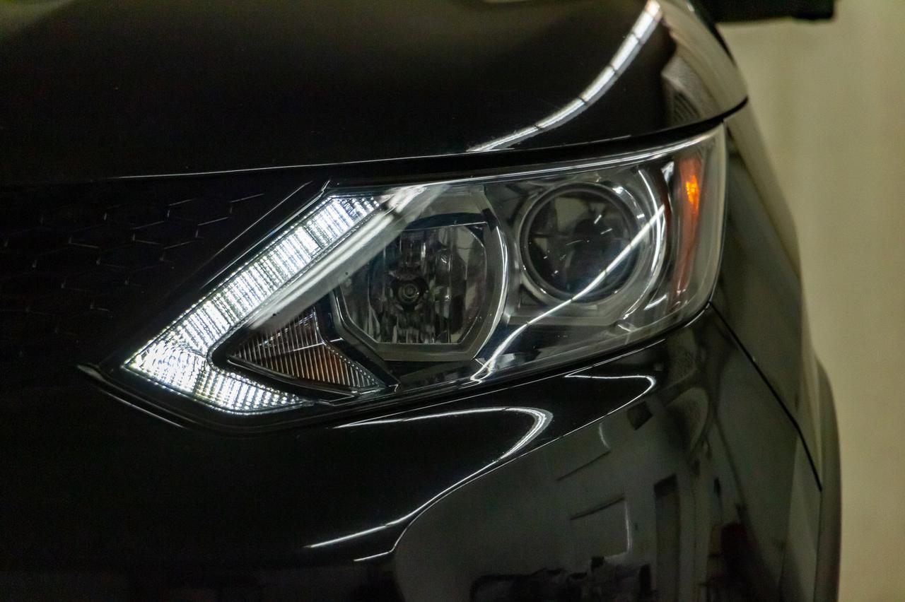 2018 Nissan Qashqai AWD SL Leather Roof Nav Red Deer AB