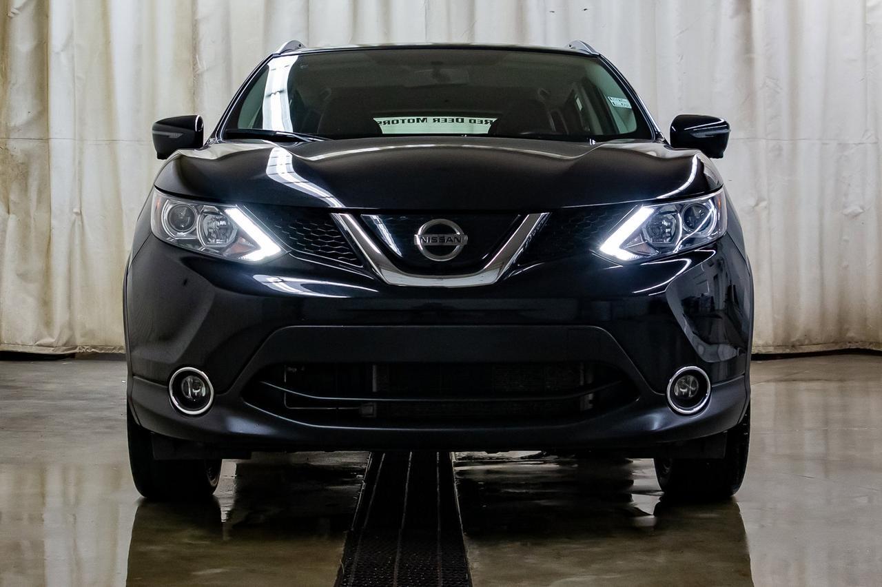 2018 Nissan Qashqai AWD SL Leather Roof Nav Red Deer AB