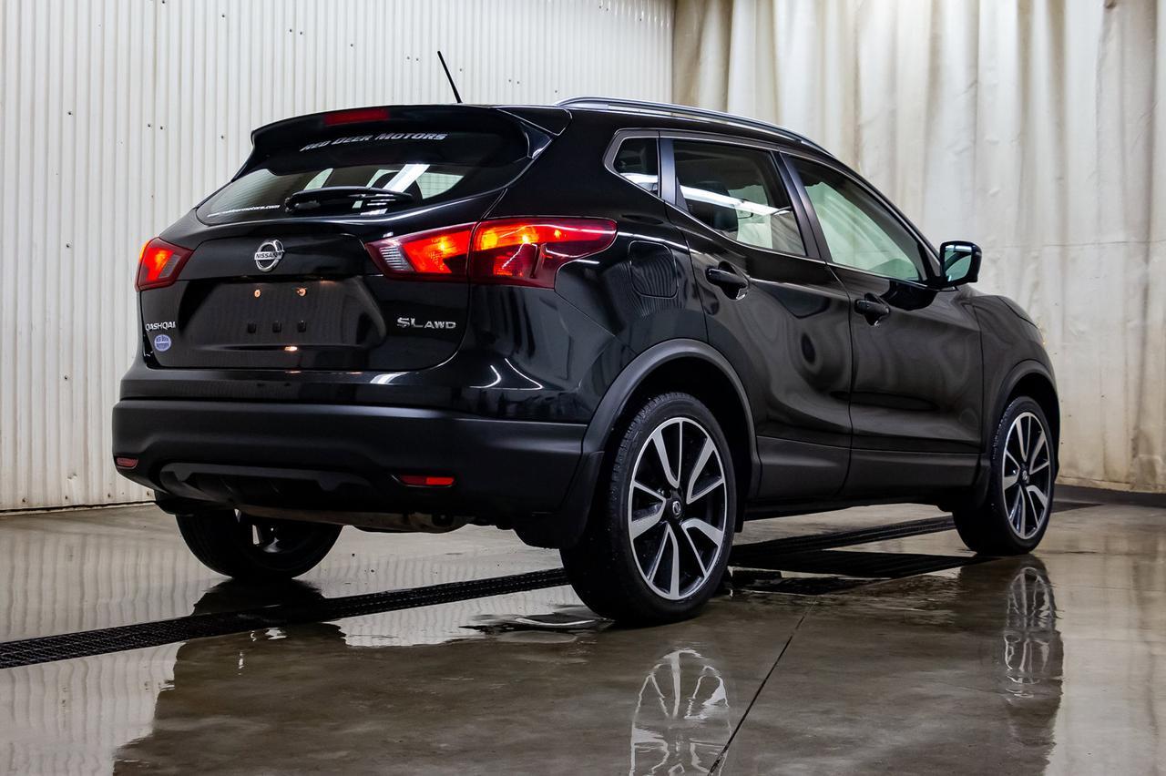 2018 Nissan Qashqai AWD SL Leather Roof Nav Red Deer AB