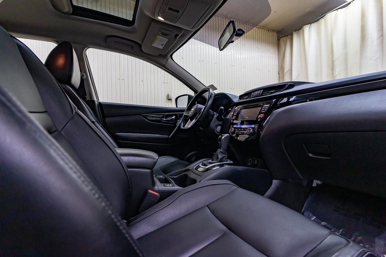 2018 Nissan Qashqai AWD SL Leather Roof Nav Red Deer AB