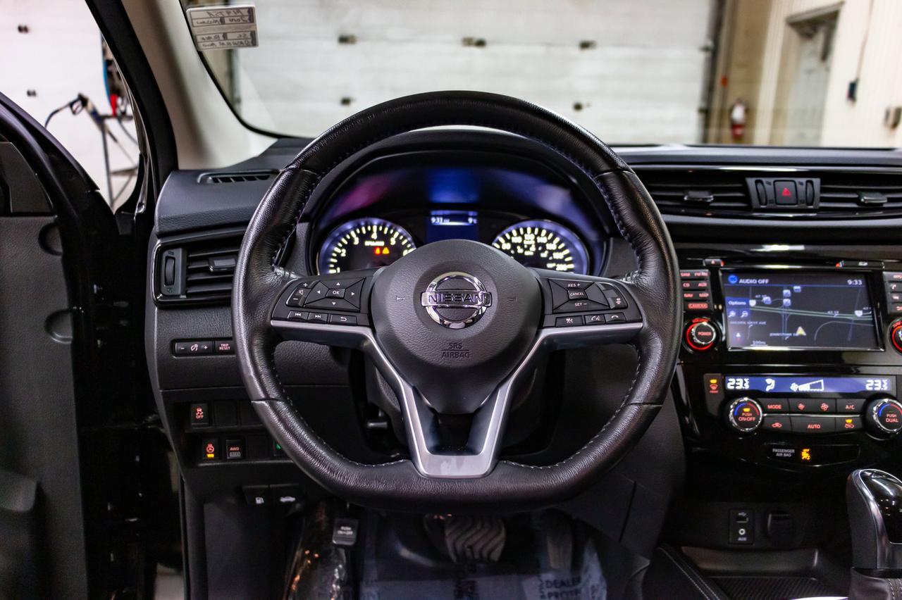 2018 Nissan Qashqai AWD SL Leather Roof Nav Red Deer AB