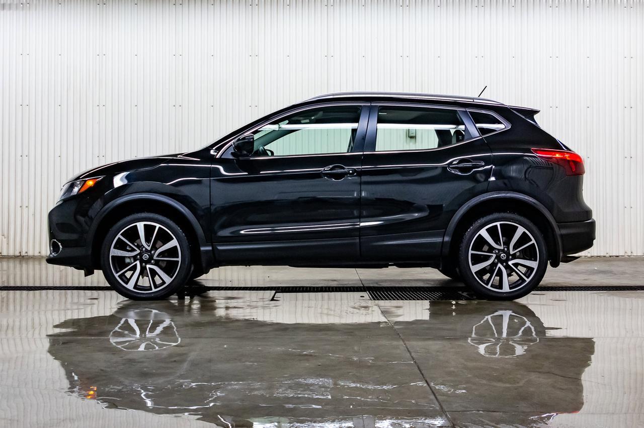 2018 Nissan Qashqai AWD SL Leather Roof Nav Red Deer AB