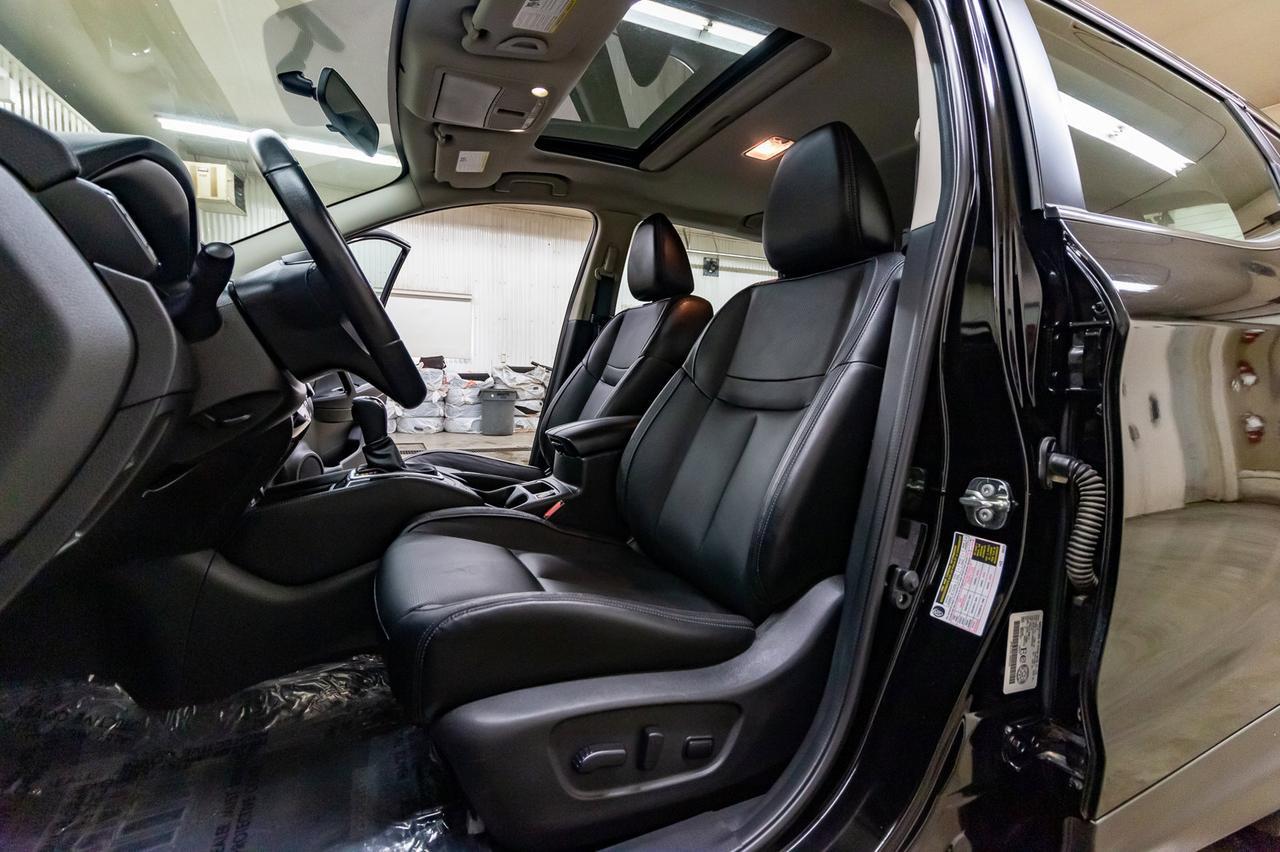 2018 Nissan Qashqai AWD SL Leather Roof Nav Red Deer AB