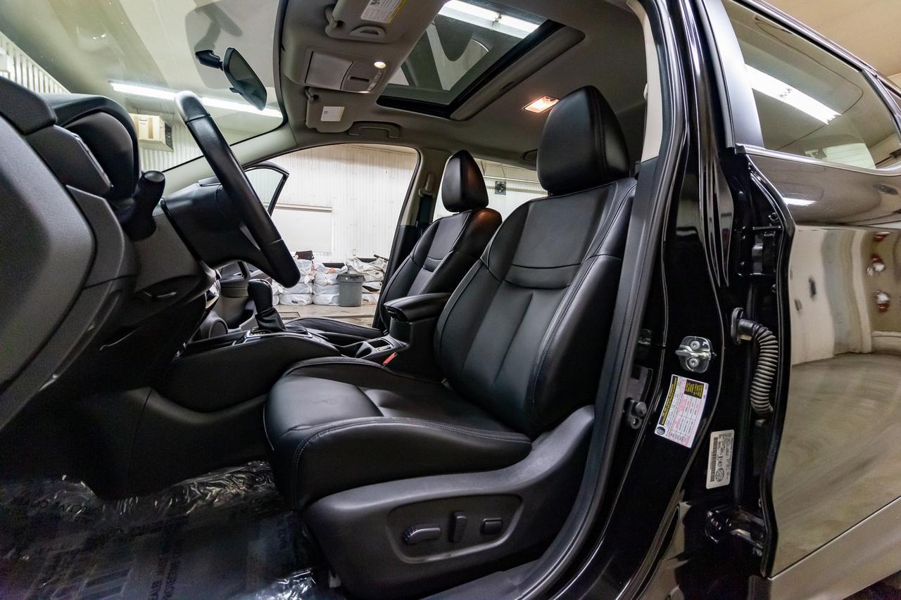 2018 Nissan Qashqai AWD SL Leather Roof Nav Red Deer AB