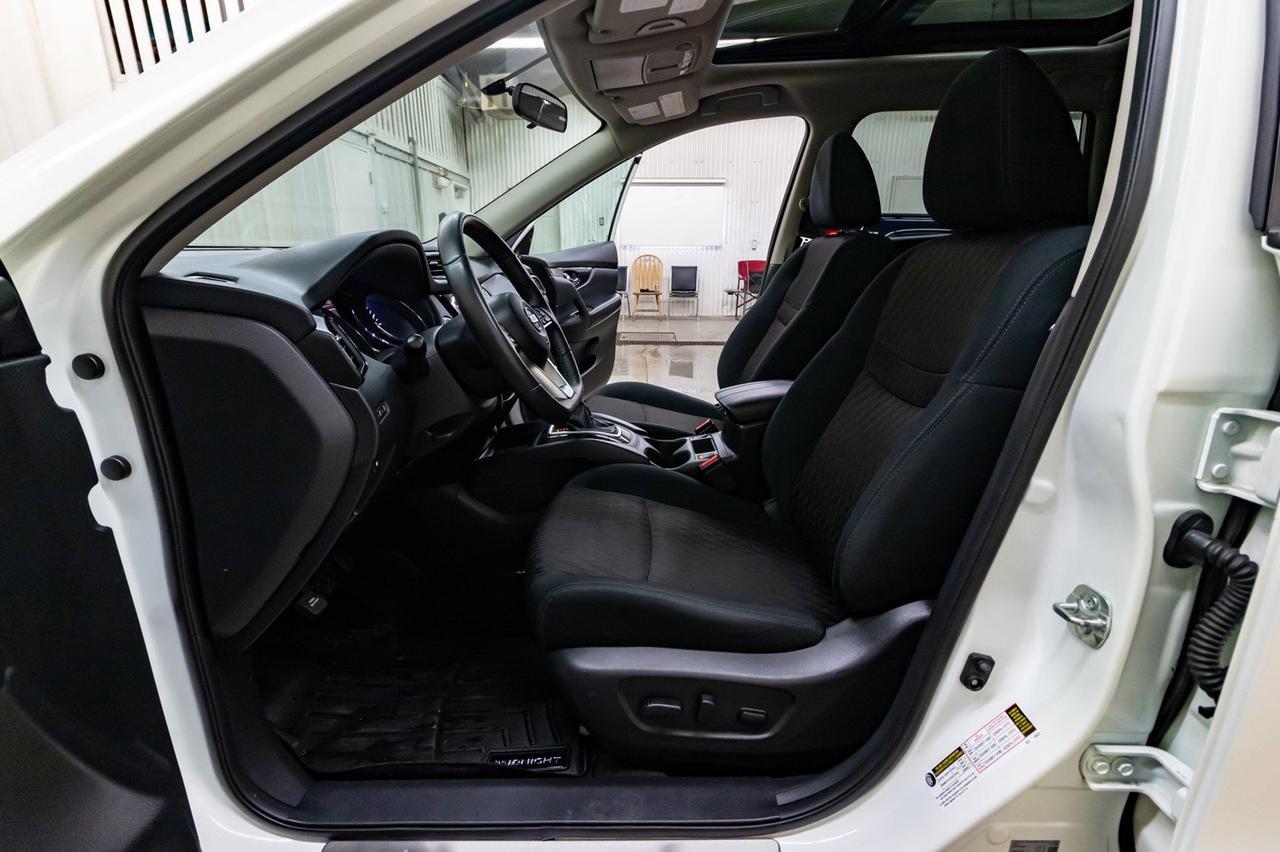 2018 Nissan Rogue AWD Midnight Roof Nav BCam Red Deer AB