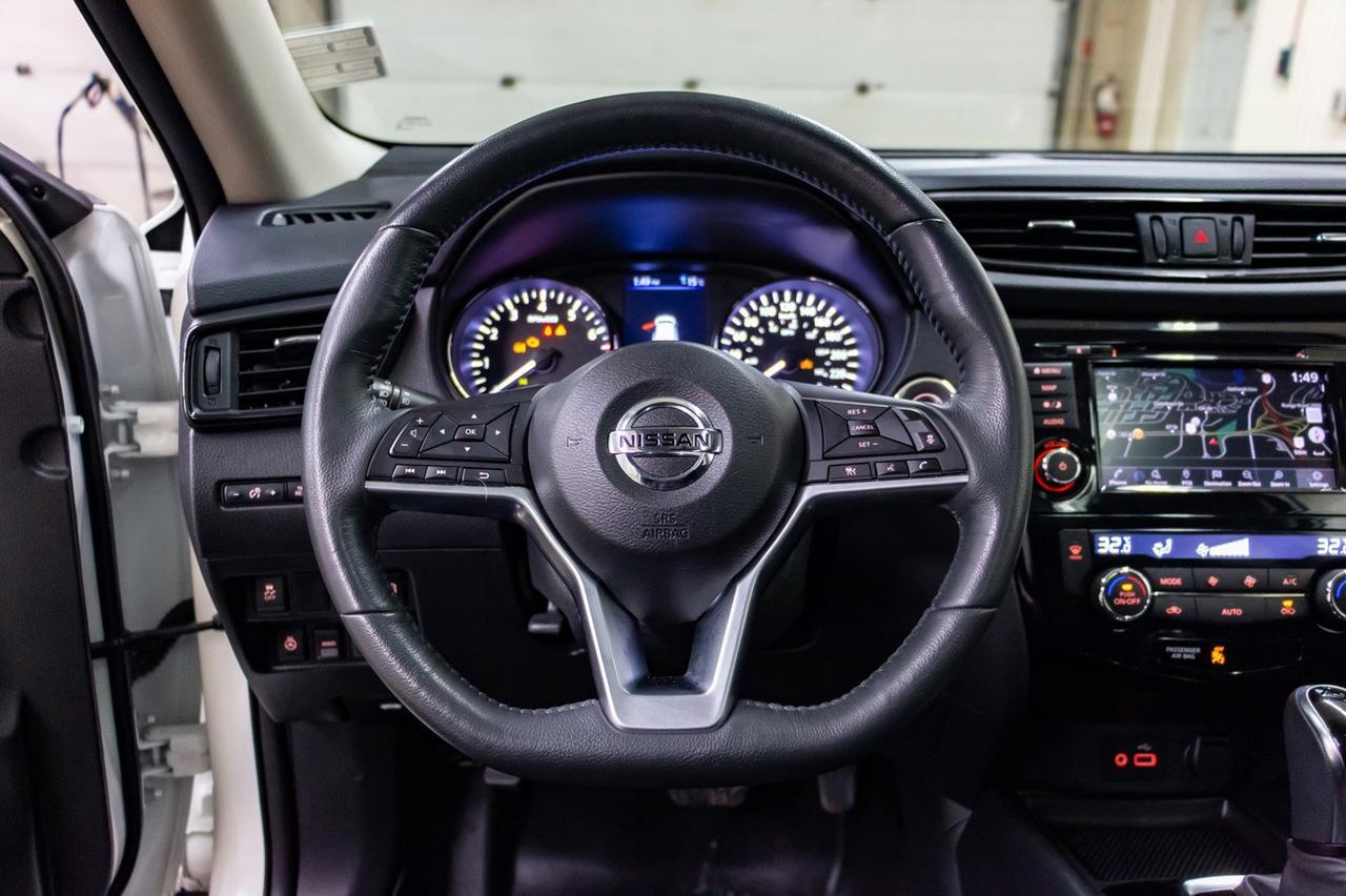 2018 Nissan Rogue AWD Midnight Roof Nav BCam Red Deer AB