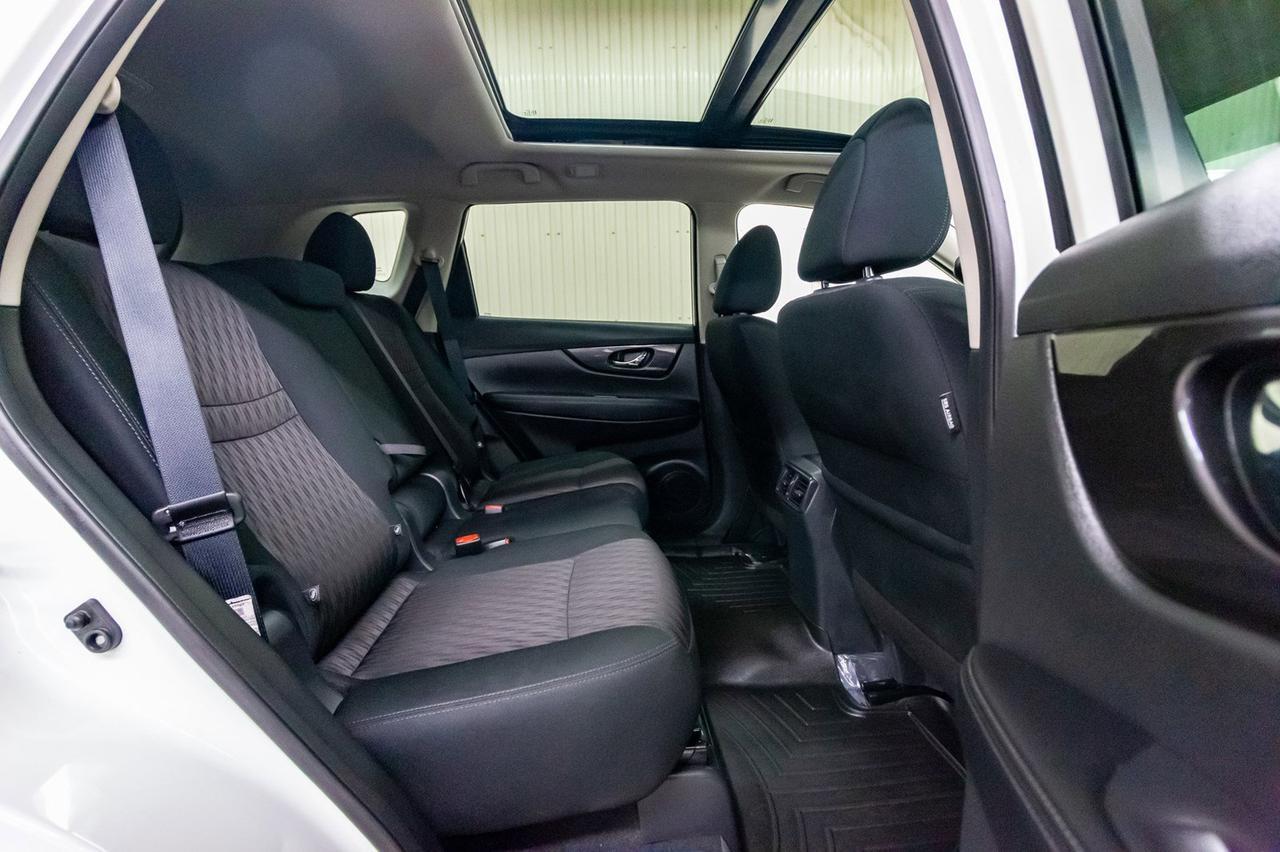 2018 Nissan Rogue AWD Midnight Roof Nav BCam Red Deer AB