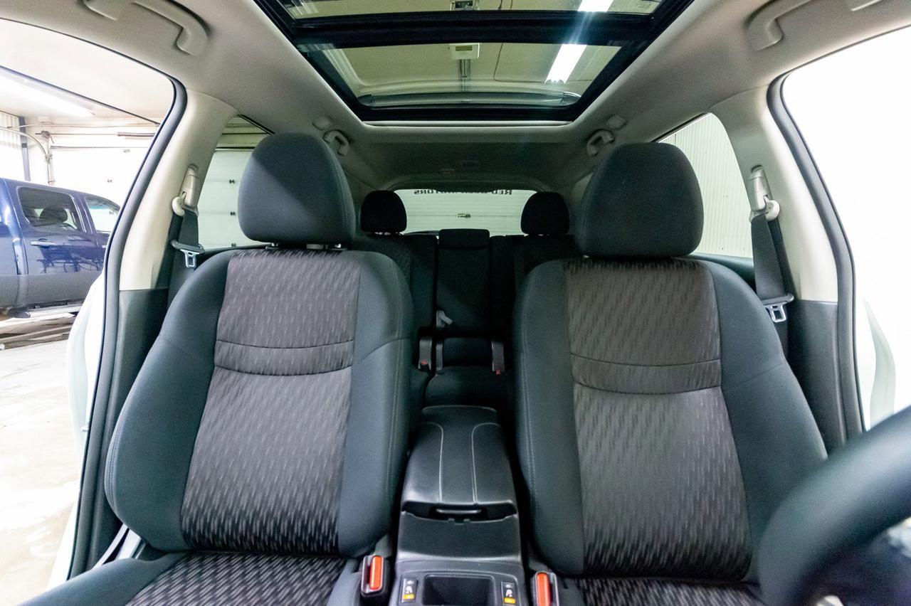 2018 Nissan Rogue AWD Midnight Roof Nav BCam Red Deer AB