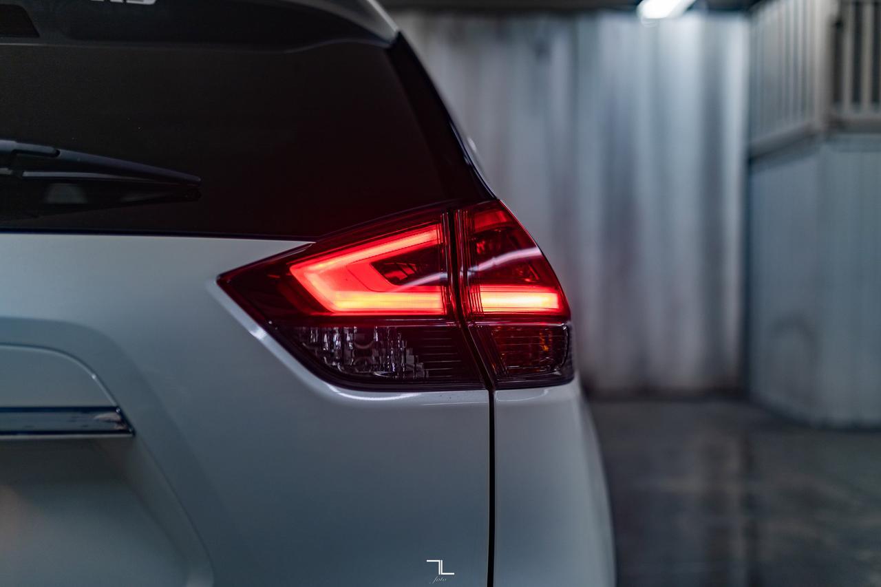 2018 Nissan Rogue AWD SL Leather Roof Nav BCam Red Deer AB