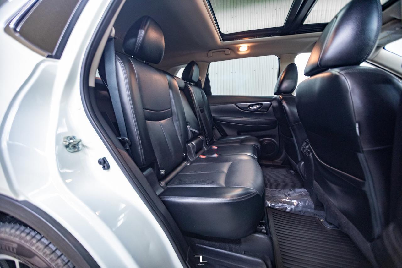 2018 Nissan Rogue AWD SL Leather Roof Nav BCam Red Deer AB