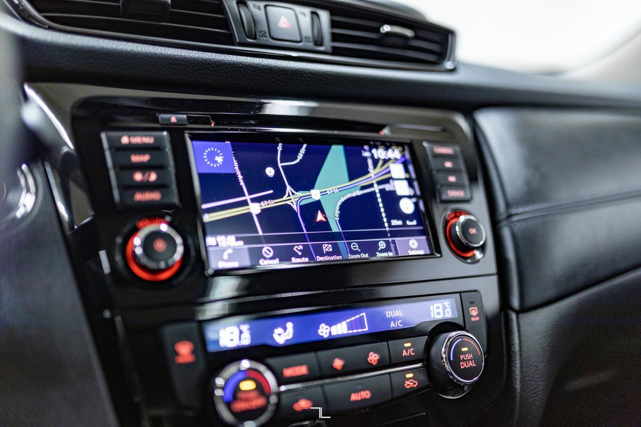 2018 Nissan Rogue AWD SL Leather Roof Nav BCam Red Deer AB