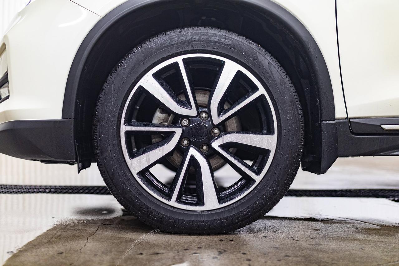 2018 Nissan Rogue AWD SL Leather Roof Nav BCam Red Deer AB