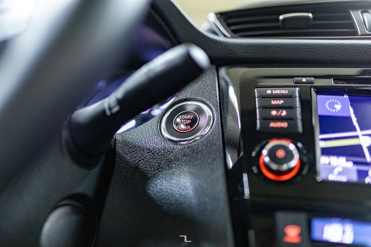 2018 Nissan Rogue AWD SL Leather Roof Nav BCam Red Deer AB