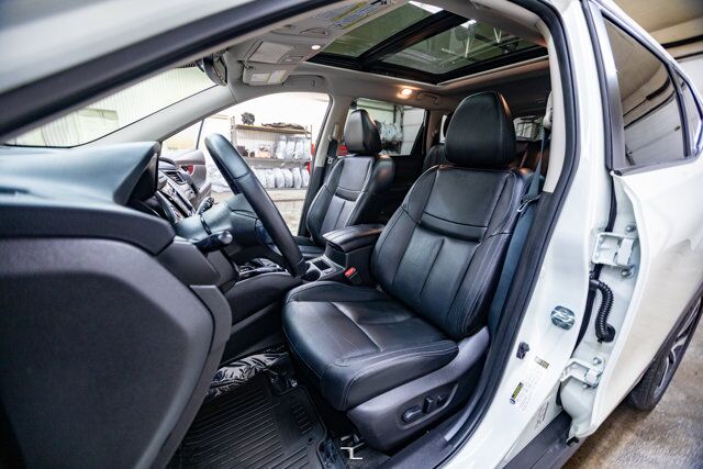 2018 Nissan Rogue AWD SL Leather Roof Nav BCam Red Deer AB