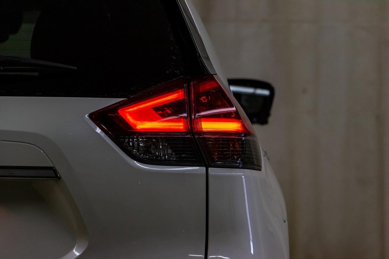 2018 Nissan Rogue AWD SL Leather Roof Nav Red Deer AB