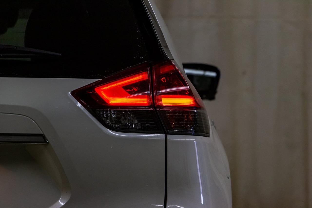 2018 Nissan Rogue AWD SL Leather Roof Nav Red Deer AB