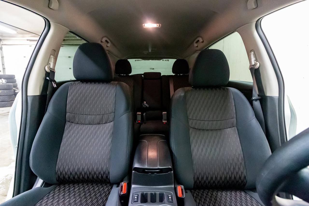 2018 Nissan Rogue AWD SV BCam Red Deer AB