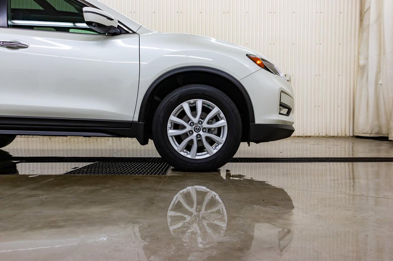 2018 Nissan Rogue AWD SV Roof Nav BCam Red Deer AB