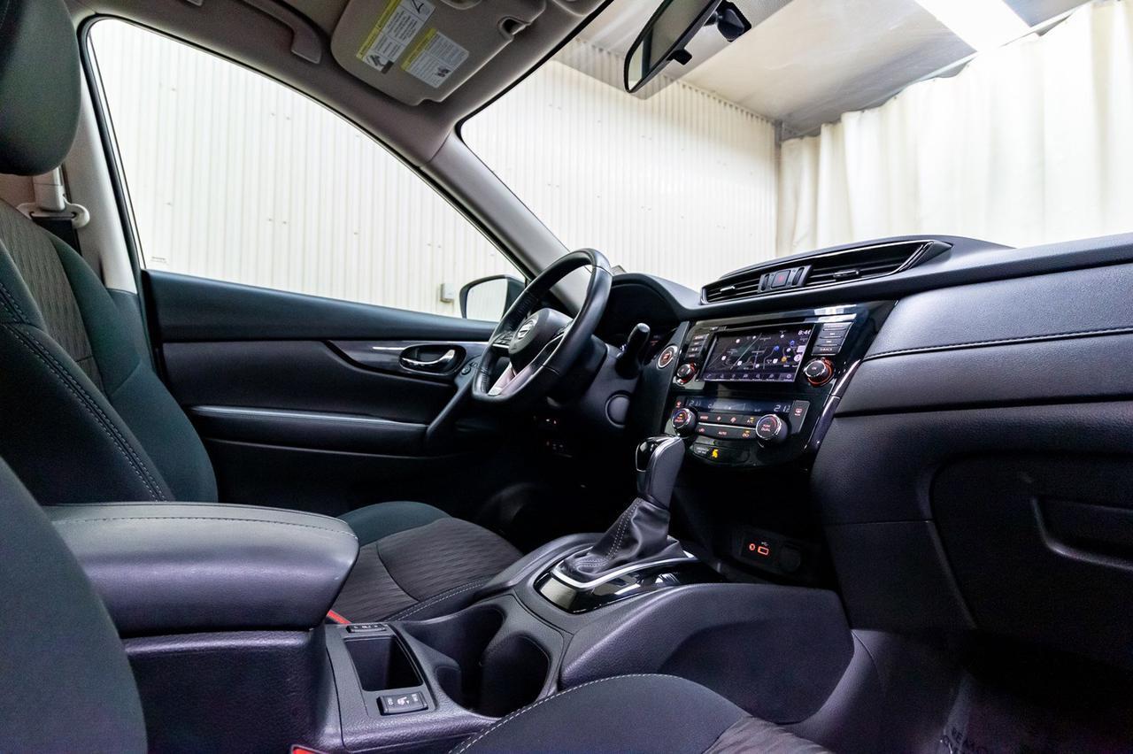 2018 Nissan Rogue AWD SV Roof Nav BCam Red Deer AB