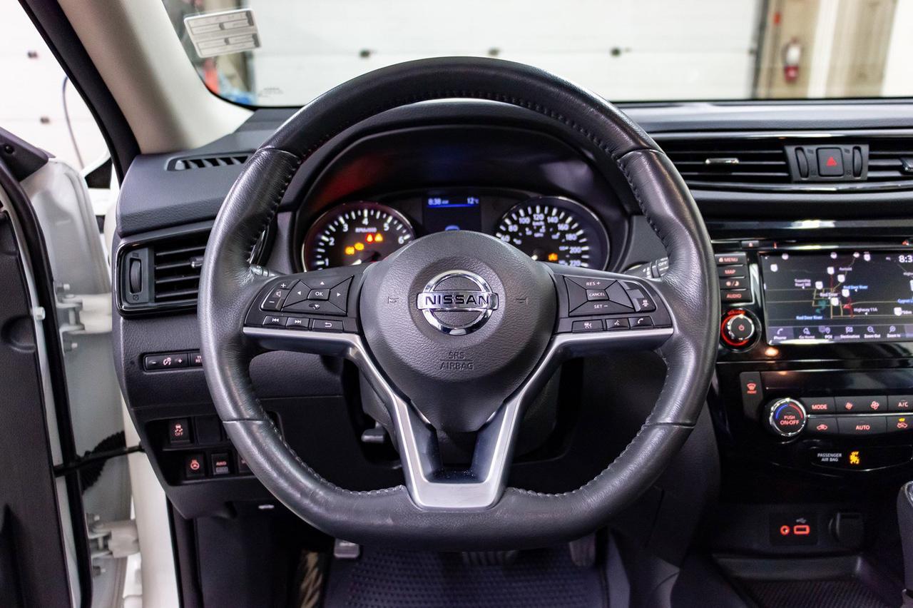 2018 Nissan Rogue AWD SV Roof Nav BCam Red Deer AB