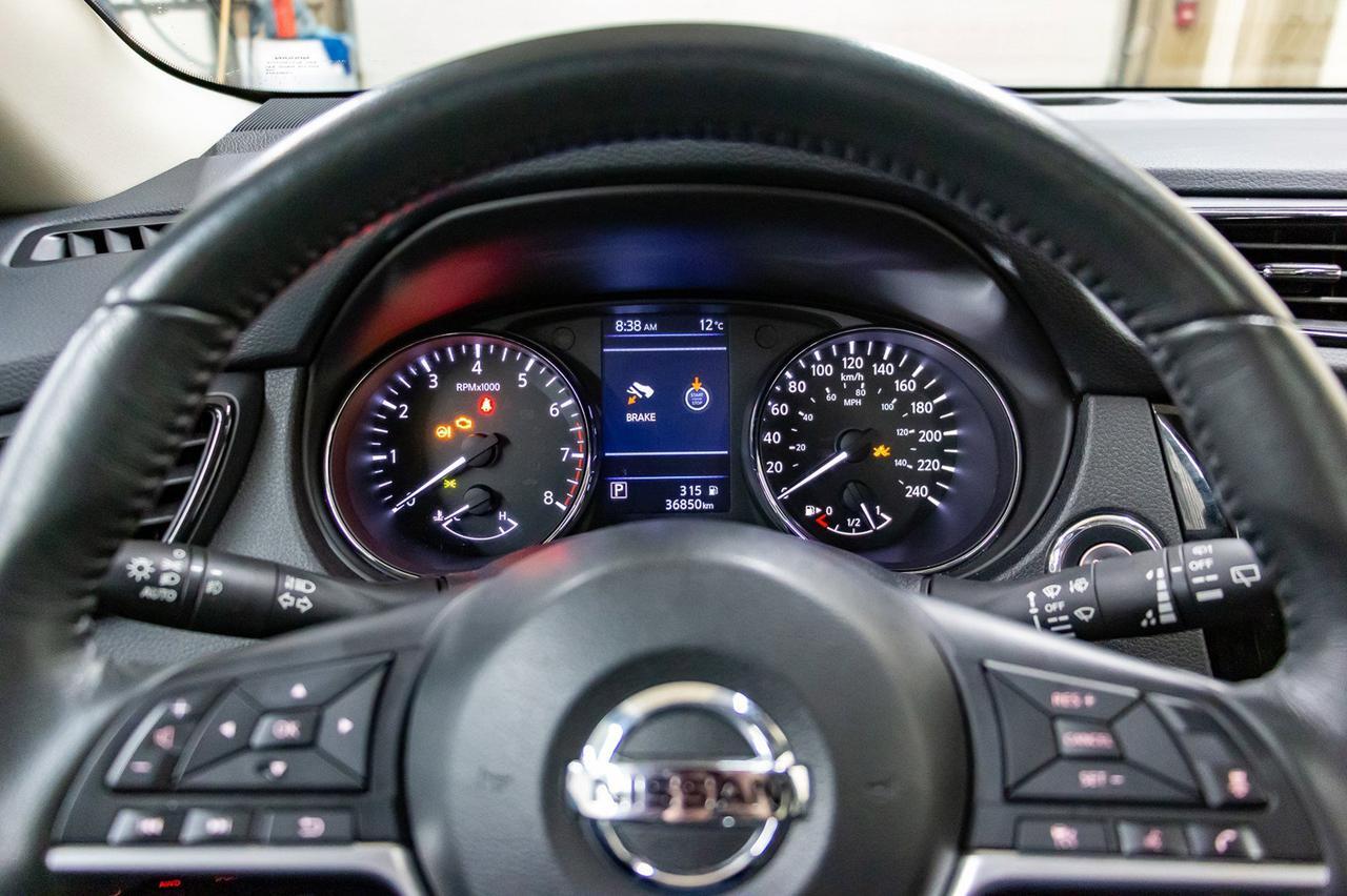 2018 Nissan Rogue AWD SV Roof Nav BCam Red Deer AB