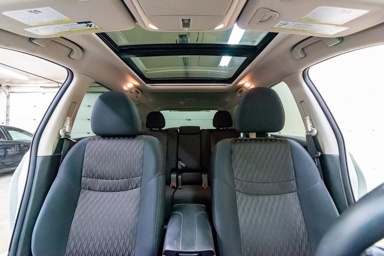 2018 Nissan Rogue AWD SV Roof Nav BCam Red Deer AB