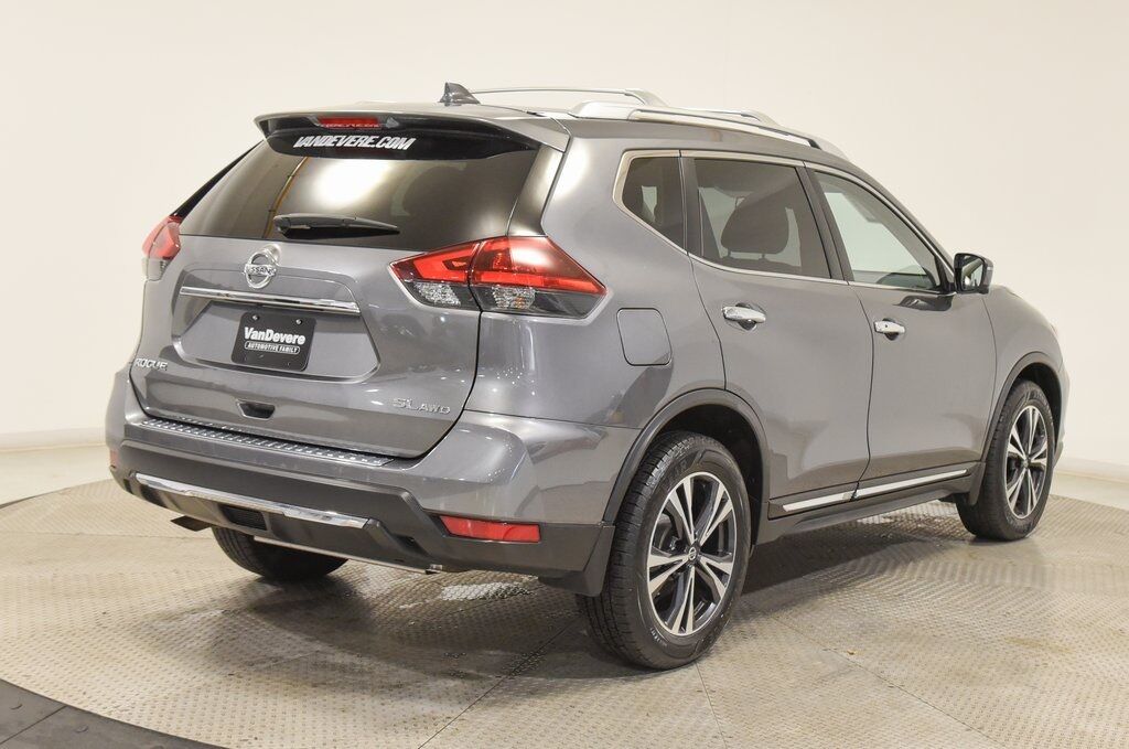 2018 Nissan Rogue SL Akron