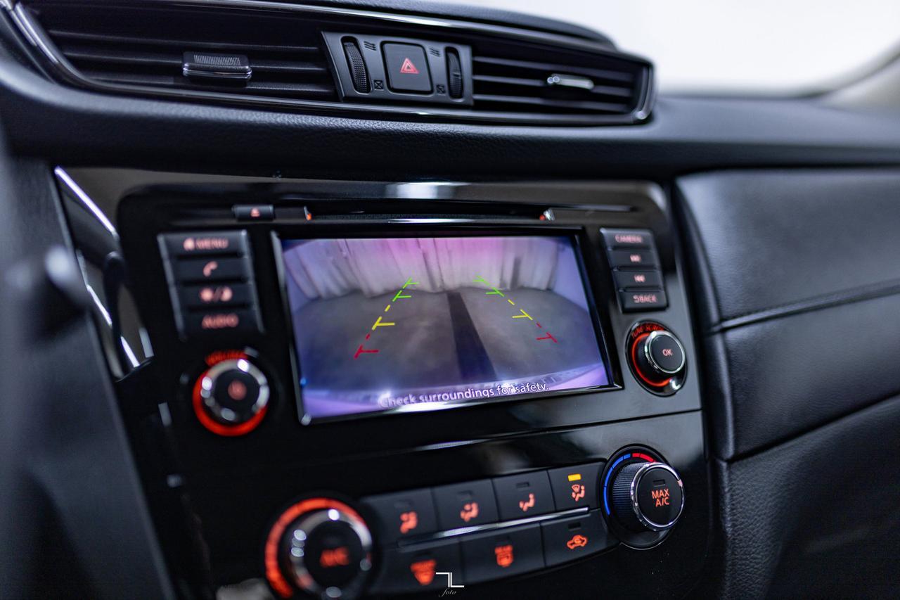 2018 Nissan Rogue SV BCam Red Deer AB