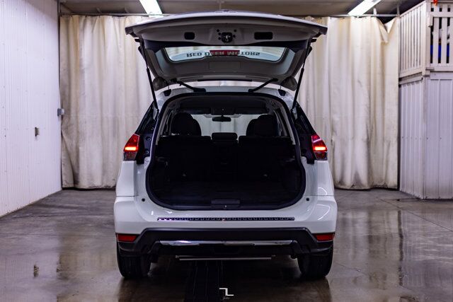 2018 Nissan Rogue SV BCam Red Deer AB