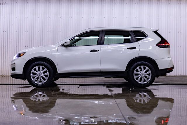 2018 Nissan Rogue SV BCam Red Deer AB