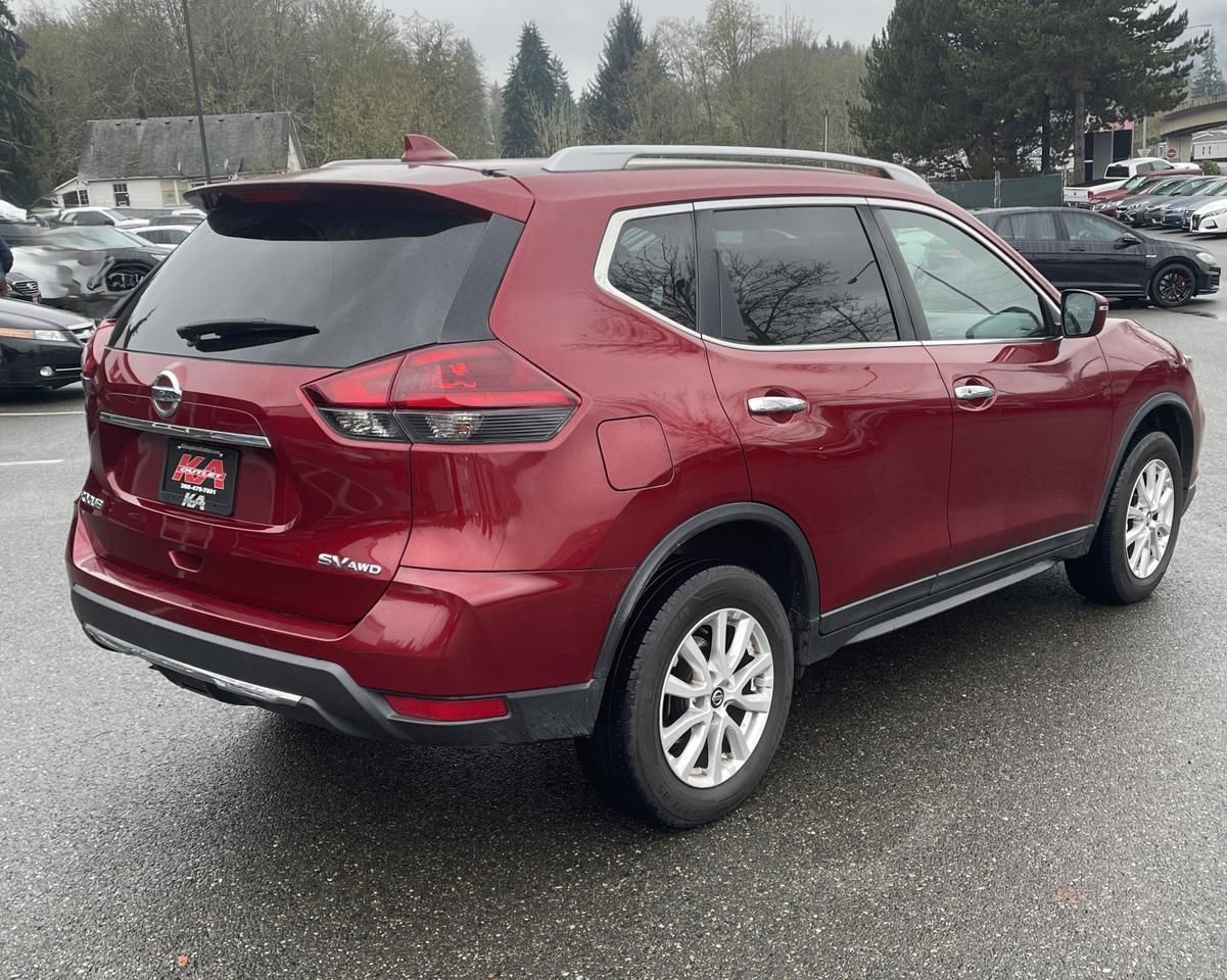 2018 Nissan Rogue SV photo 3