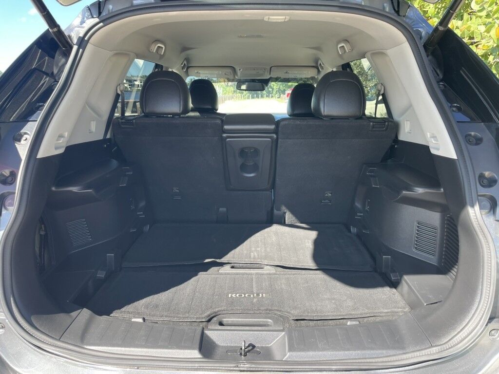 2018 Nissan Rogue SV~NAVIGATION~MEMORY SEATS~ADAPTIVE CRUISE CONTROL~ONLINE FINANC Sarasota FL