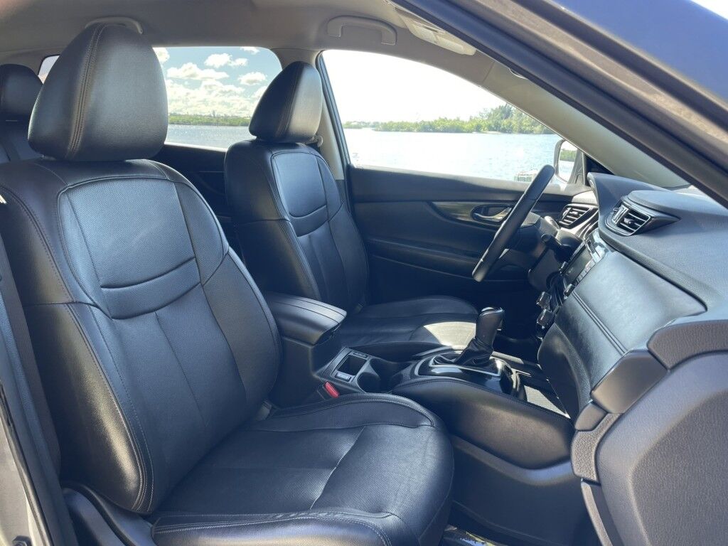 2018 Nissan Rogue SV~NAVIGATION~MEMORY SEATS~ADAPTIVE CRUISE CONTROL~ONLINE FINANC Sarasota FL