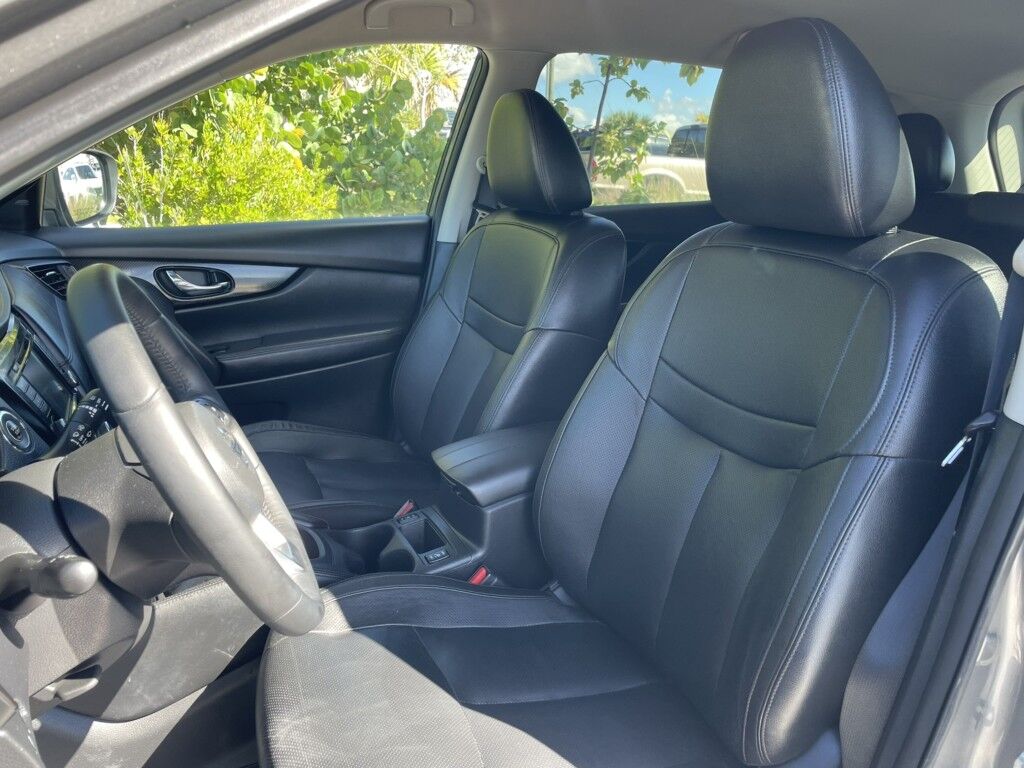 2018 Nissan Rogue SV~NAVIGATION~MEMORY SEATS~ADAPTIVE CRUISE CONTROL~ONLINE FINANC