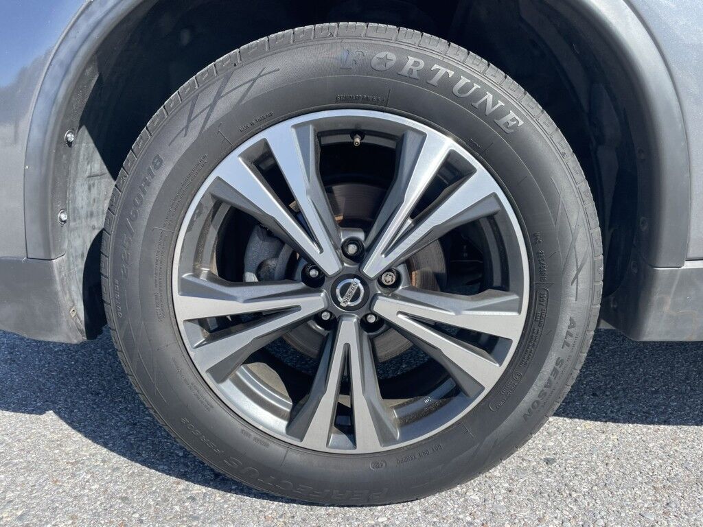 2018 Nissan Rogue SV~NAVIGATION~MEMORY SEATS~ADAPTIVE CRUISE CONTROL~ONLINE FINANC Sarasota FL