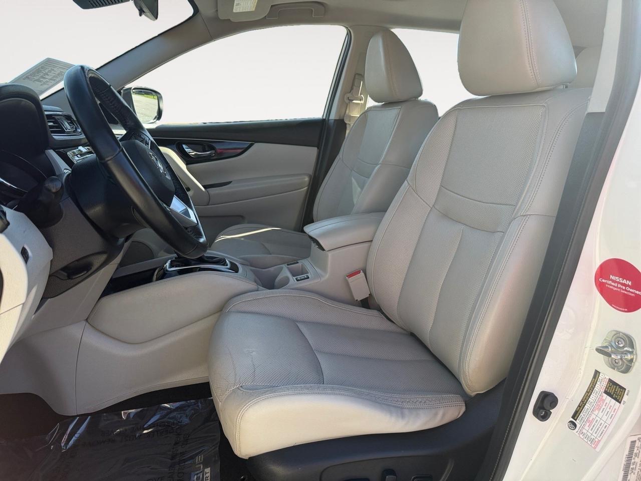 2018 Nissan Rogue Sport SL, HEATED SEATS, HEATED STEERING WHEEL, BACKUP CAMERA, SUNROOF, REMOTE START, SIRIUSXM, POWER MIRRORS, COME AND CHECK OUT THIS NISSAN ROGUE TODAY!