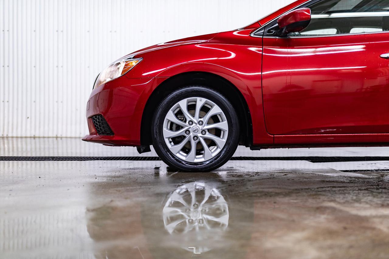 2018 Nissan Sentra SV Roof BCam Red Deer AB