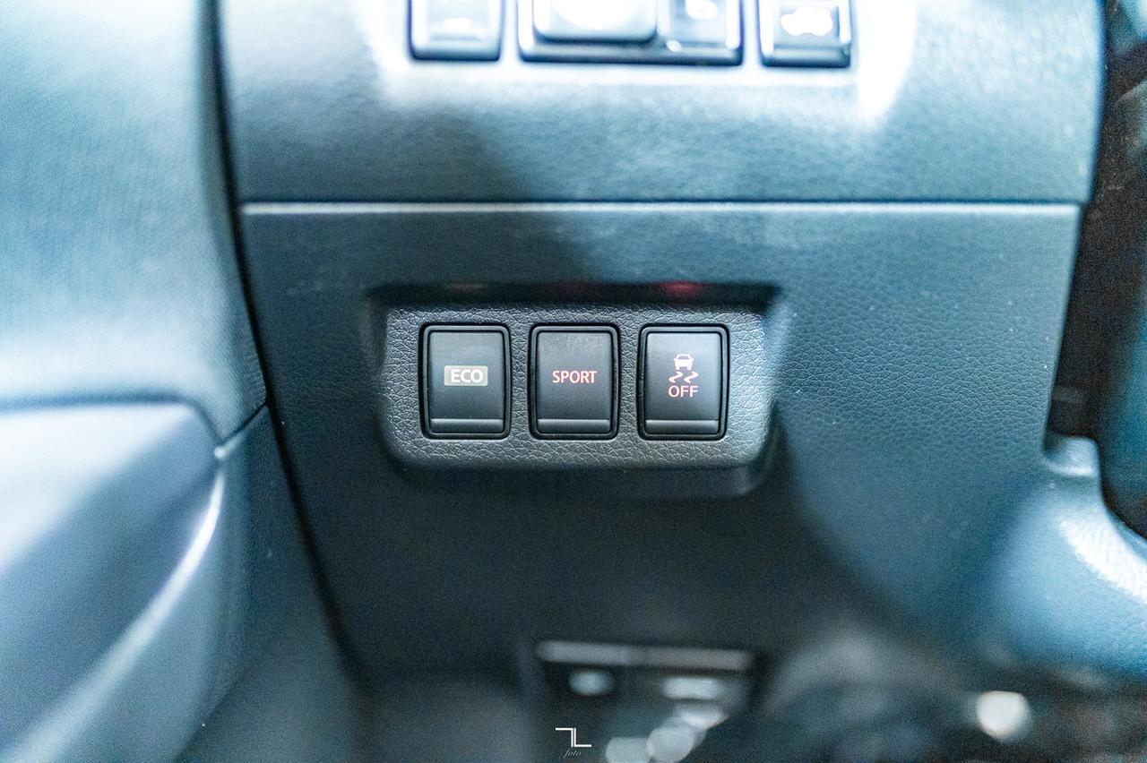 2018 Nissan Sentra SV Roof BCam Red Deer AB