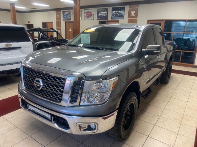 2018 Nissan TITAN SV