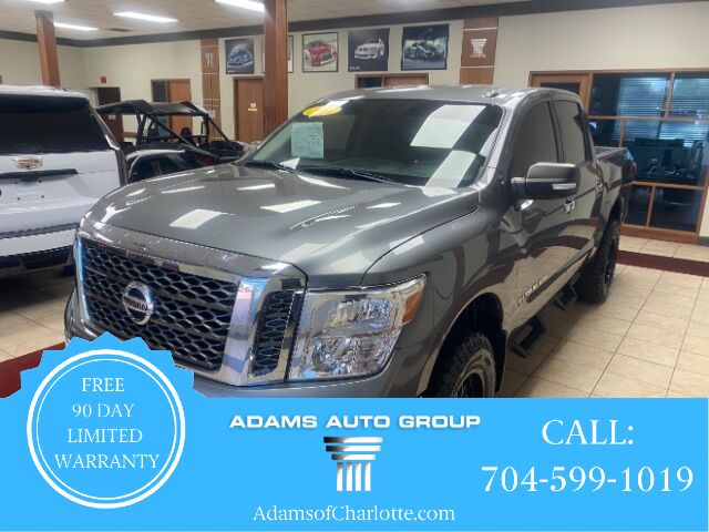 2018 Nissan TITAN SV