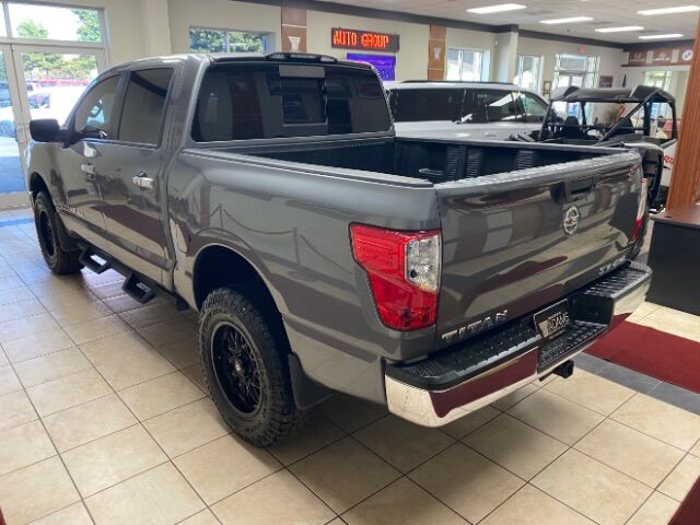 2018 Nissan TITAN SV