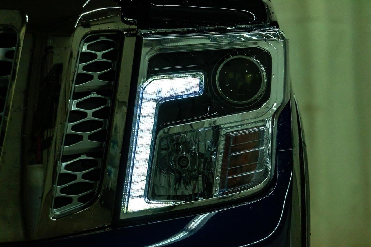 2018 Nissan Titan 4x4 Crew Cab Platinum Red Deer AB