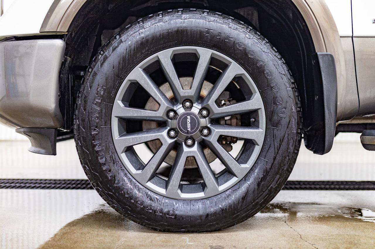 2018 Nissan Titan 4x4 Crew Cab Platinum Reserve Leather Nav BCam Red Deer AB