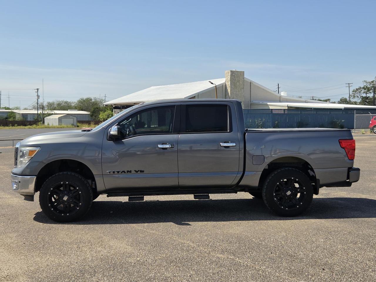 2018 Nissan Titan 4x4 Crew Cab SL Beeville TX