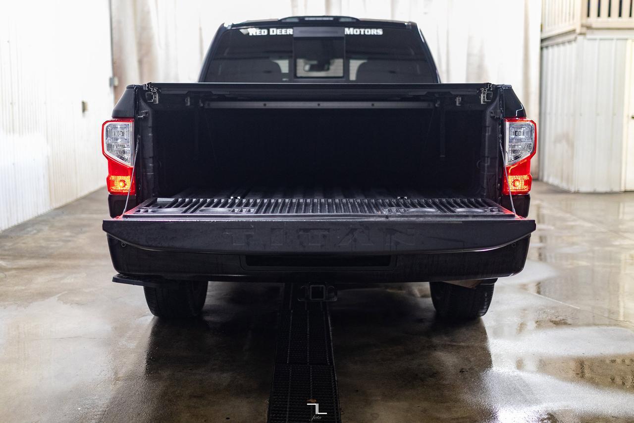 2018 Nissan Titan 4x4 Crew Cab SV Midnight Edition Nav BCam Red Deer AB