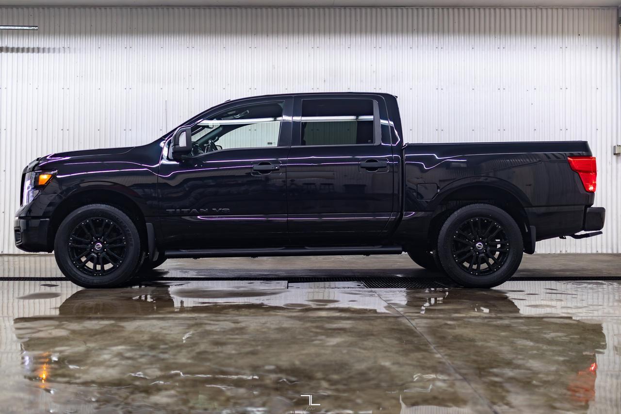 2018 Nissan Titan 4x4 Crew Cab SV Midnight Edition Nav BCam Red Deer AB