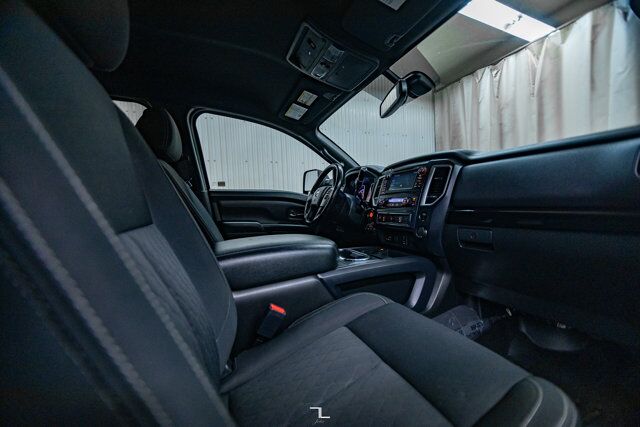 2018 Nissan Titan 4x4 Crew Cab SV Midnight Edition Nav BCam Red Deer AB