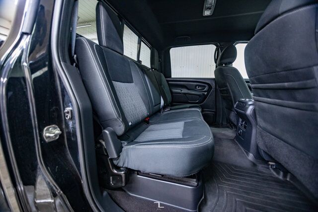 2018 Nissan Titan 4x4 Crew Cab SV Midnight Edition Nav BCam Red Deer AB